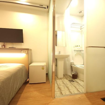 Oyo Hostel Myeongdong 2 Seoul Phòng bức ảnh