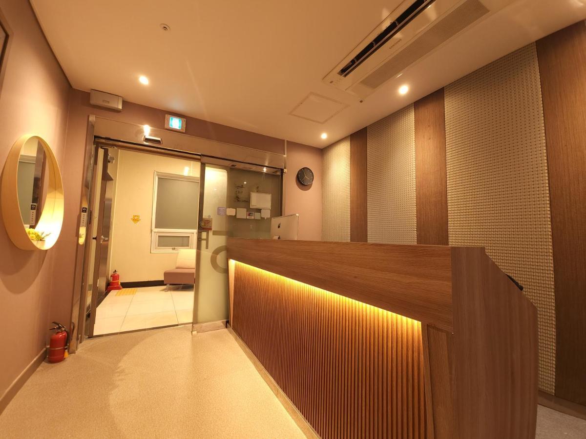 Oyo Hostel Myeongdong 2 Seoul Ngoại thất bức ảnh