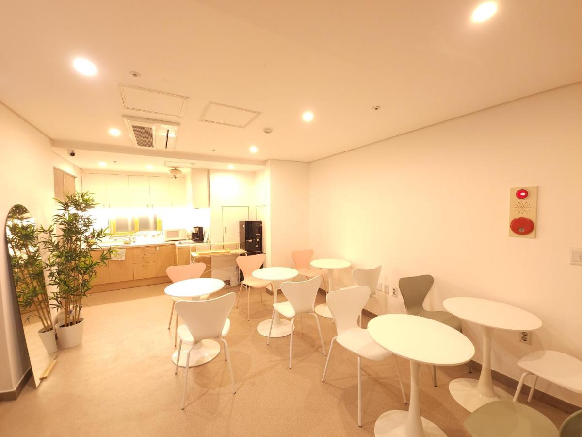 Oyo Hostel Myeongdong 2 Seoul Ngoại thất bức ảnh