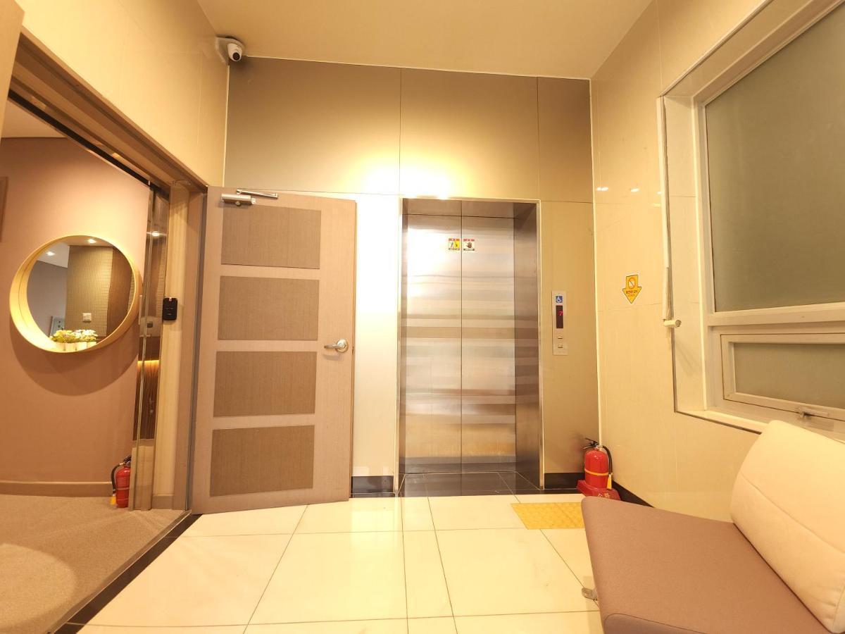Oyo Hostel Myeongdong 2 Seoul Ngoại thất bức ảnh