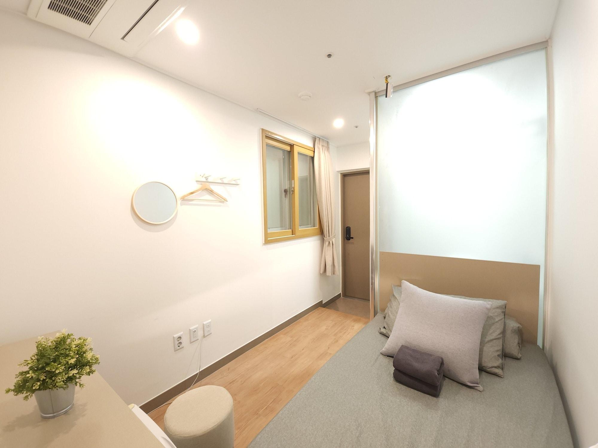 Oyo Hostel Myeongdong 2 Seoul Ngoại thất bức ảnh