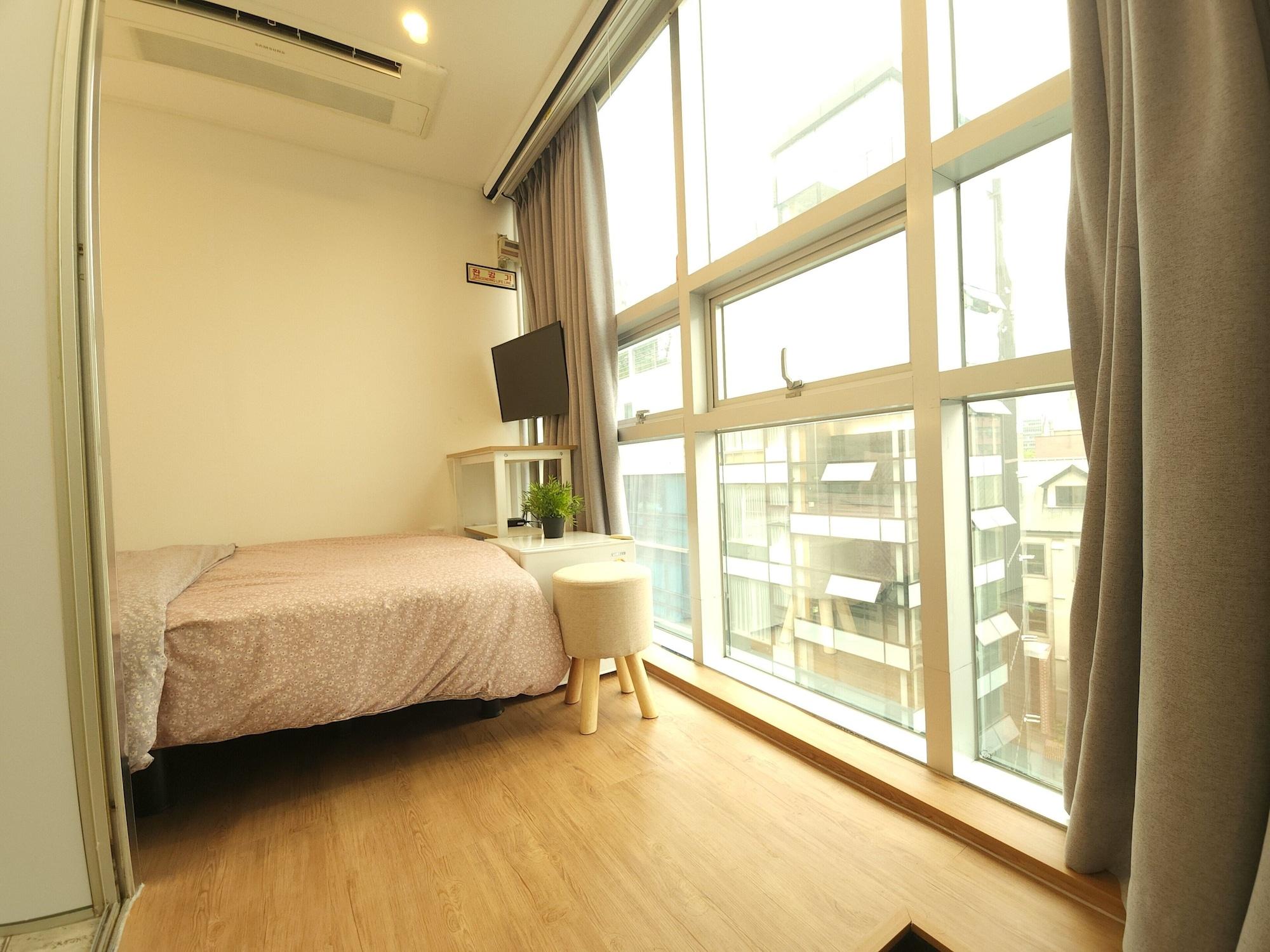 Oyo Hostel Myeongdong 2 Seoul Ngoại thất bức ảnh