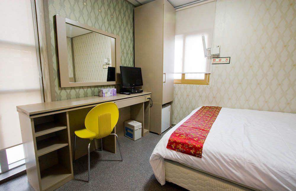 Oyo Hostel Myeongdong 2 Seoul Ngoại thất bức ảnh