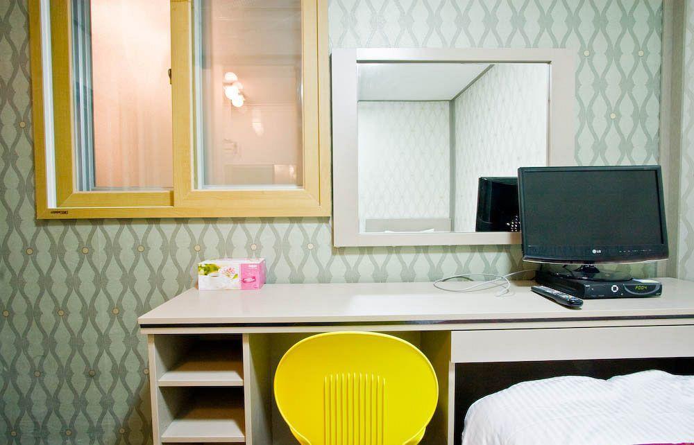Oyo Hostel Myeongdong 2 Seoul Ngoại thất bức ảnh