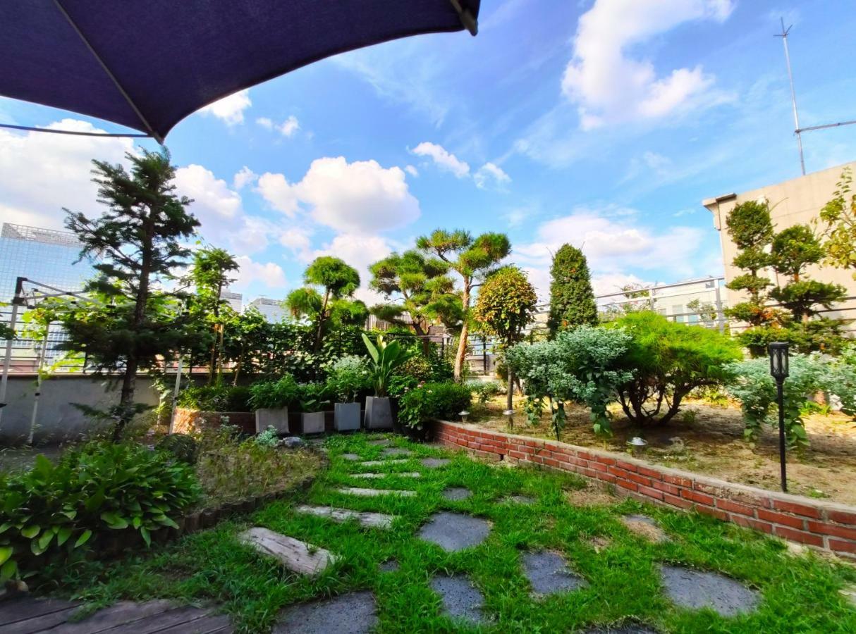 Oyo Hostel Myeongdong 2 Seoul Ngoại thất bức ảnh